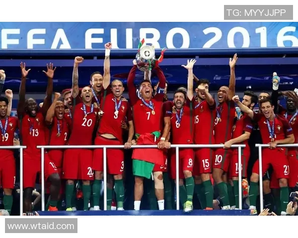 C罗泄漏下一年世界杯夺冠就和女友成婚 球迷:这下怕是永久等不到了 C罗泄漏下一年世界杯夺冠就和女友成婚 球迷:这下怕是永久等不到了